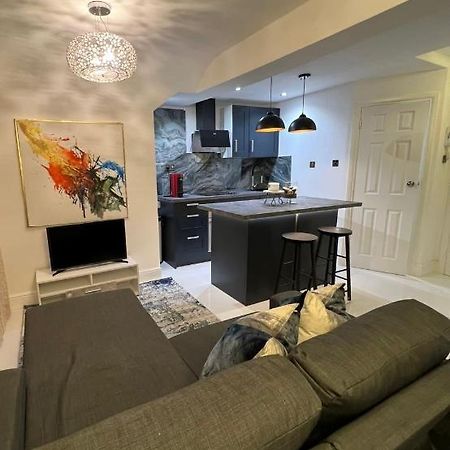 Newly Renovated Modern Studio Apartment In West Kensington Лондон Екстер'єр фото